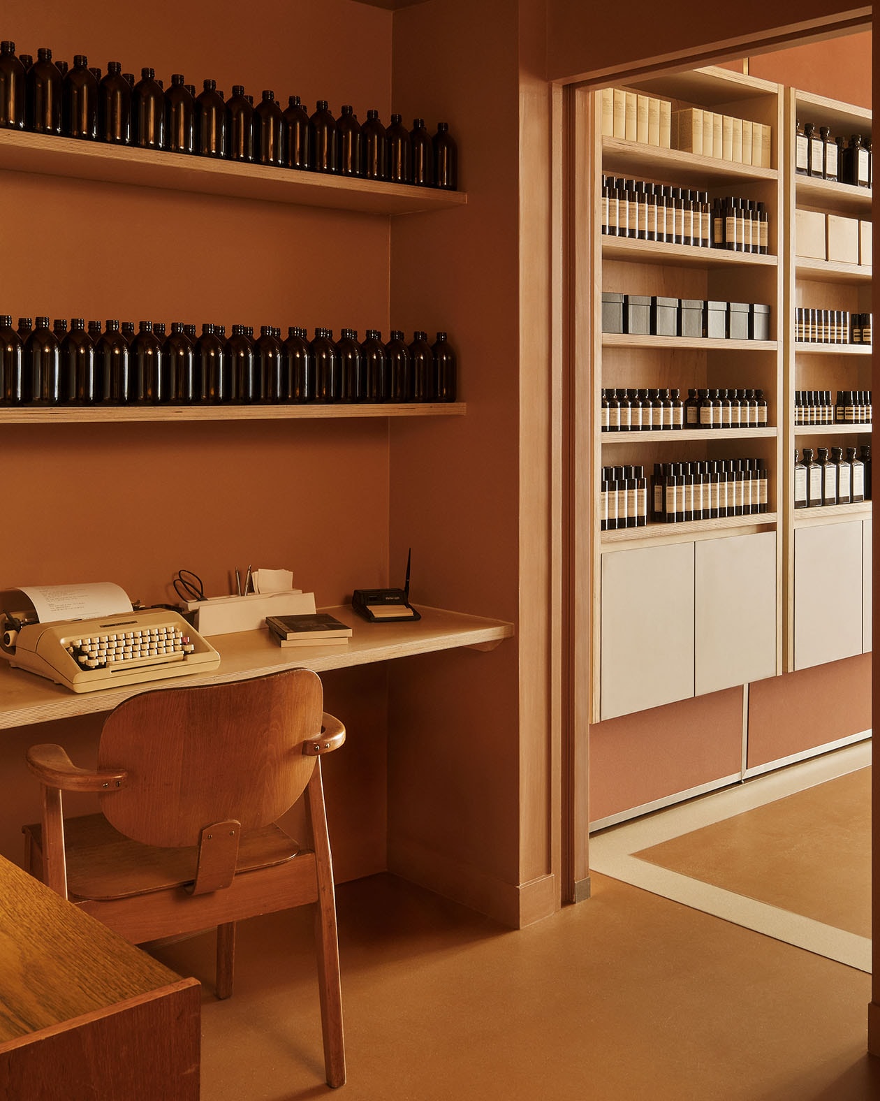 Aesop One New Change store desk space.