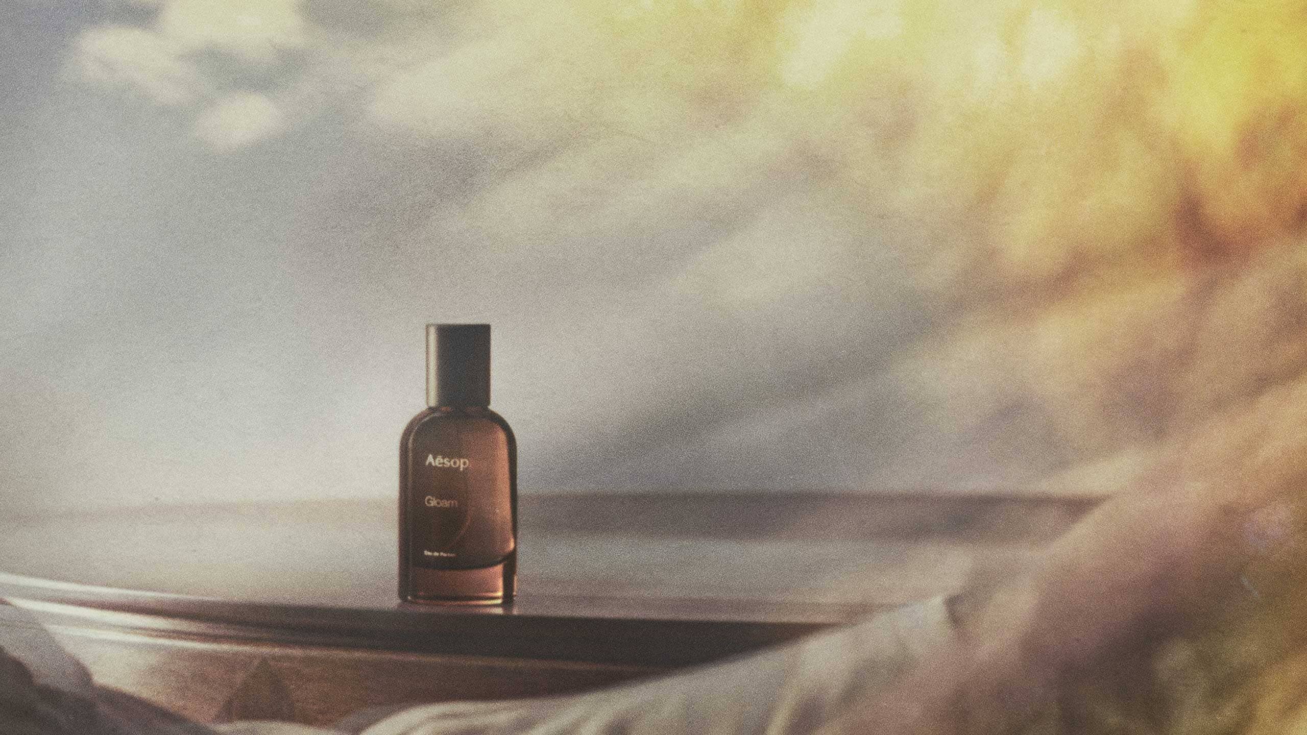 Gloam Eau de Parfum: Aboard a floral tapestry | Aesop